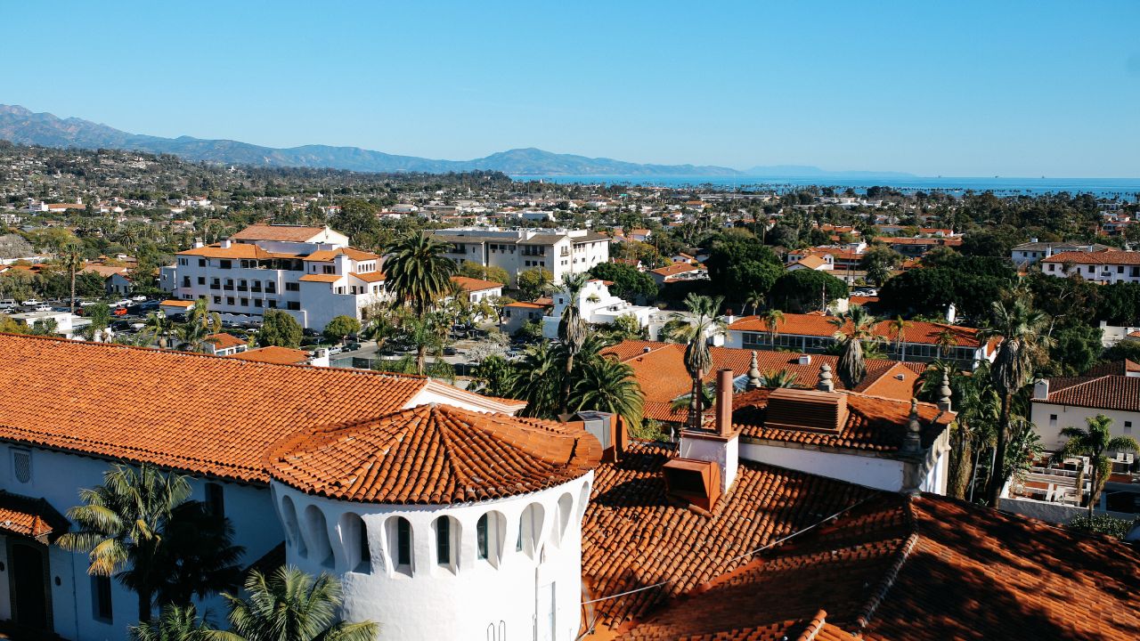 5 Pet-Friendly Hotels in Santa Barbara for You + Your Pup