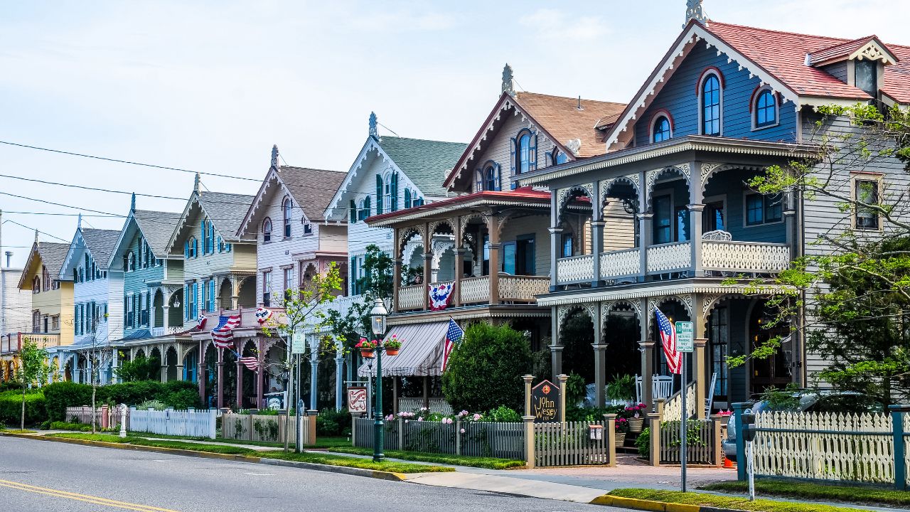 Pet-Friendly Hotels Cape May Travelers Love