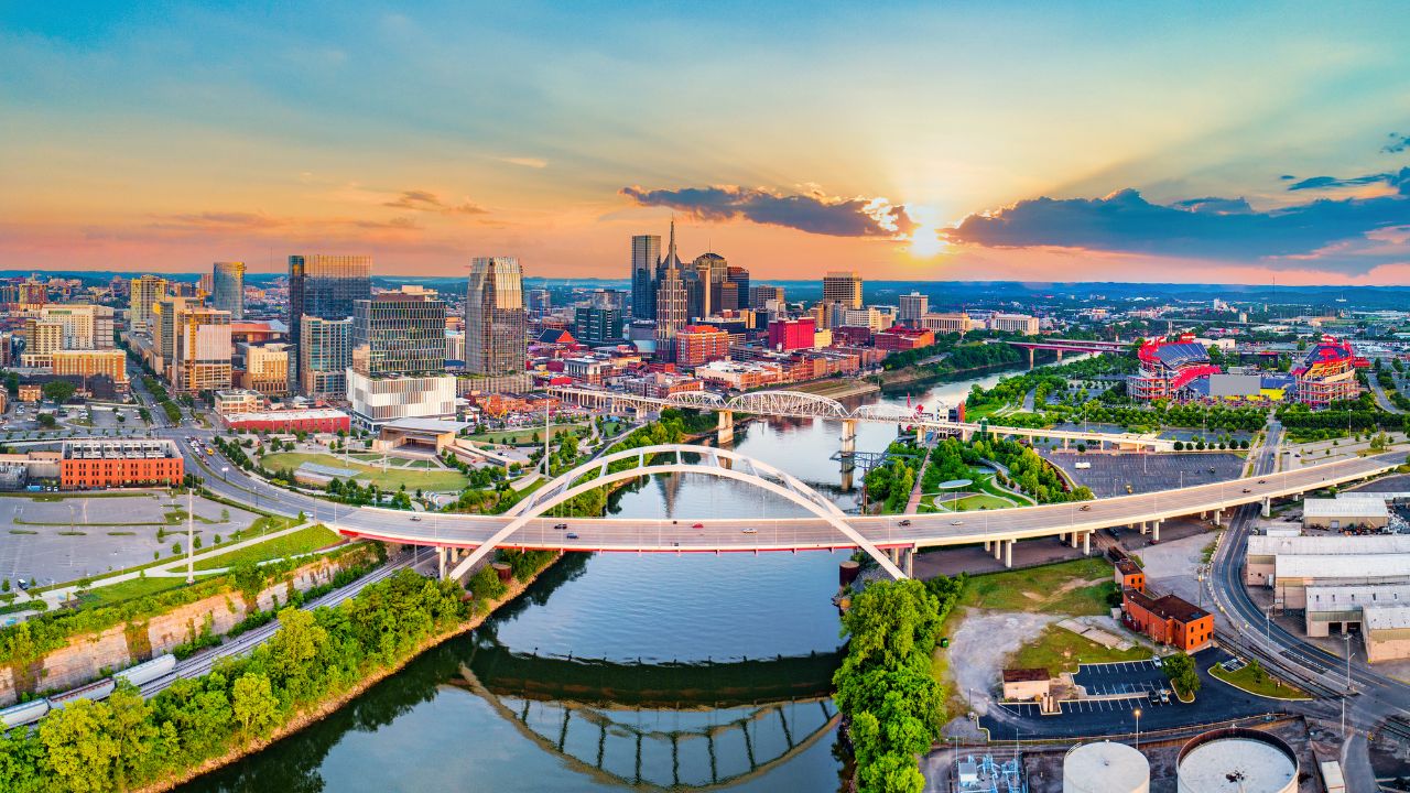 Real Guest Picks Pet-Friendly Hotels in Nashville, TN